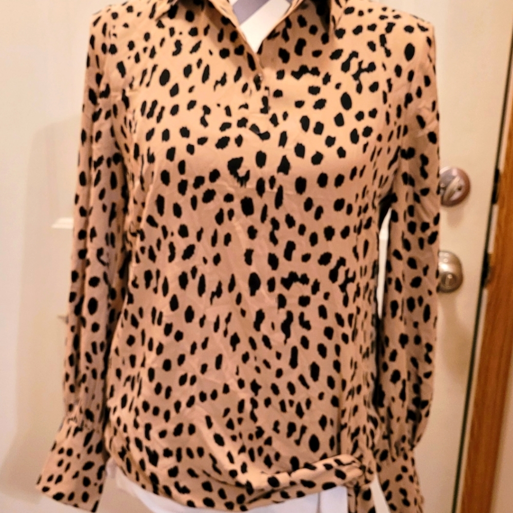 NWOT Chico animal print top sz small.